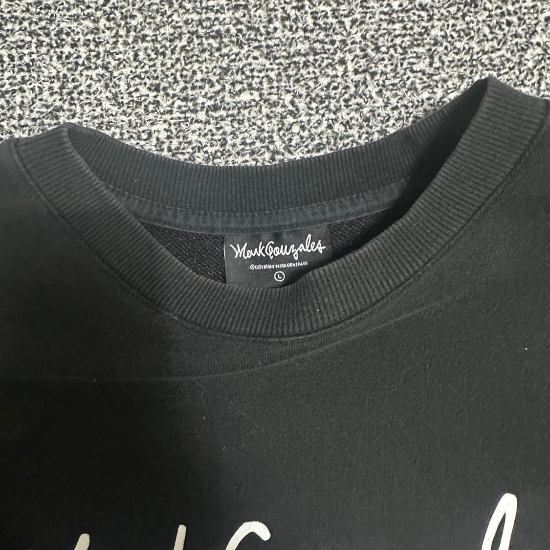 (L) 마크 곤잘레스 블랙 맨투맨 티셔츠 상품이미지2