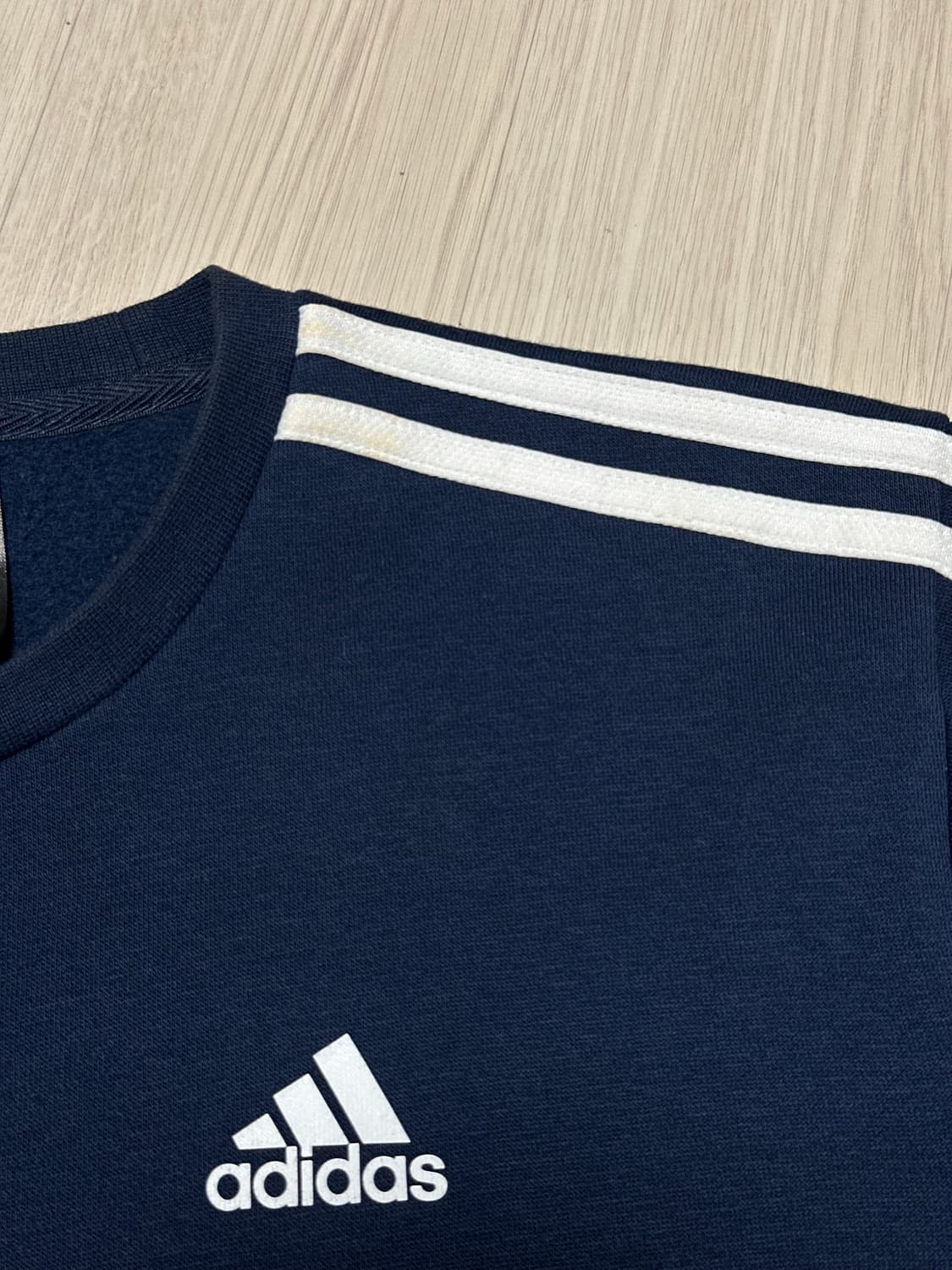 아디다스 ADIDAS 삼각로고 사이드라인 맨투맨 네이비 상품이미지9