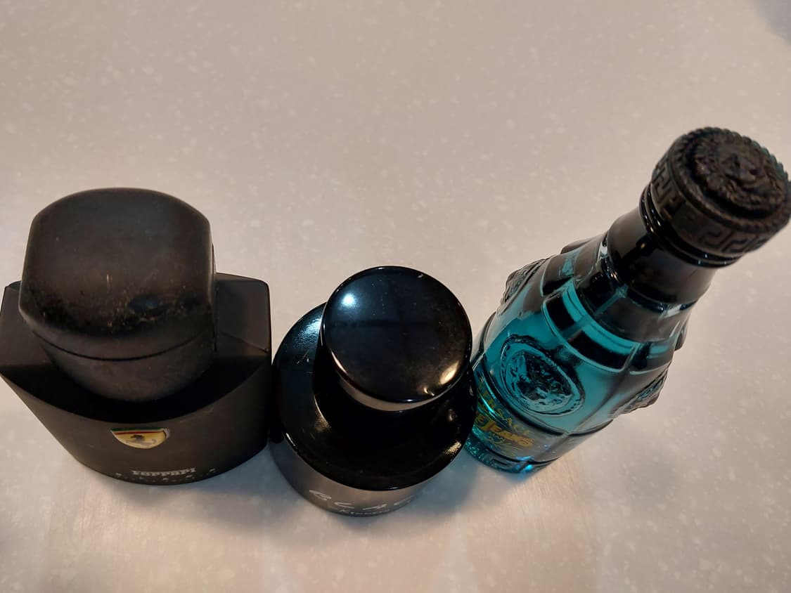 페라리 블랙,케네스콜 블랙, 베르사체 블루진, 향수 3병 일괄판매  상품이미지3