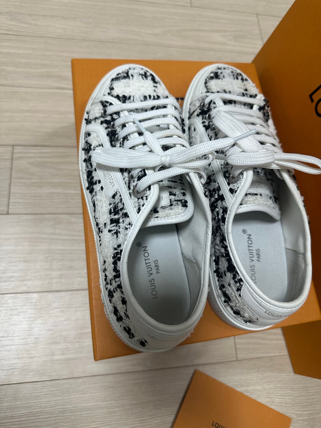 루이비통 LV 라군 트위드 스니커즈 375사이즈(풀 구성) 상품이미지2