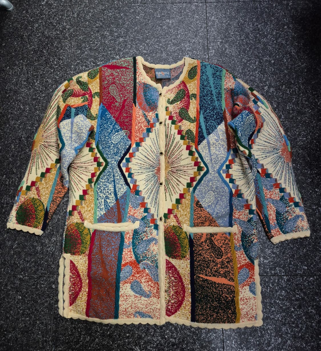 GECCU 게쿠 아이보리 멀티컬러 에스닉패턴 울100 니트 가디건 상품이미지1