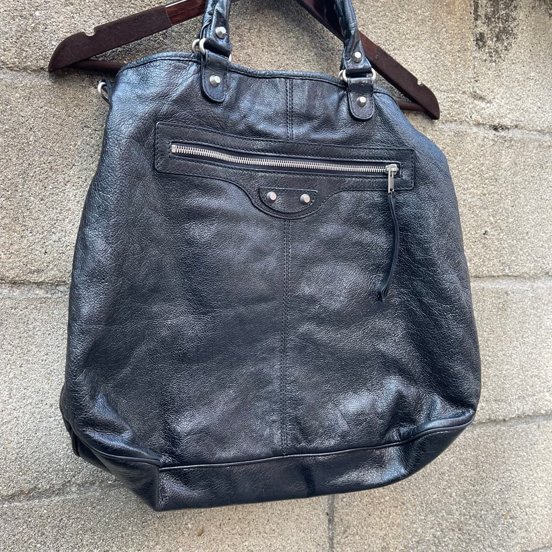 [OS] 발렌시아가 시티 모터 블랙 크로스백 상품이미지3