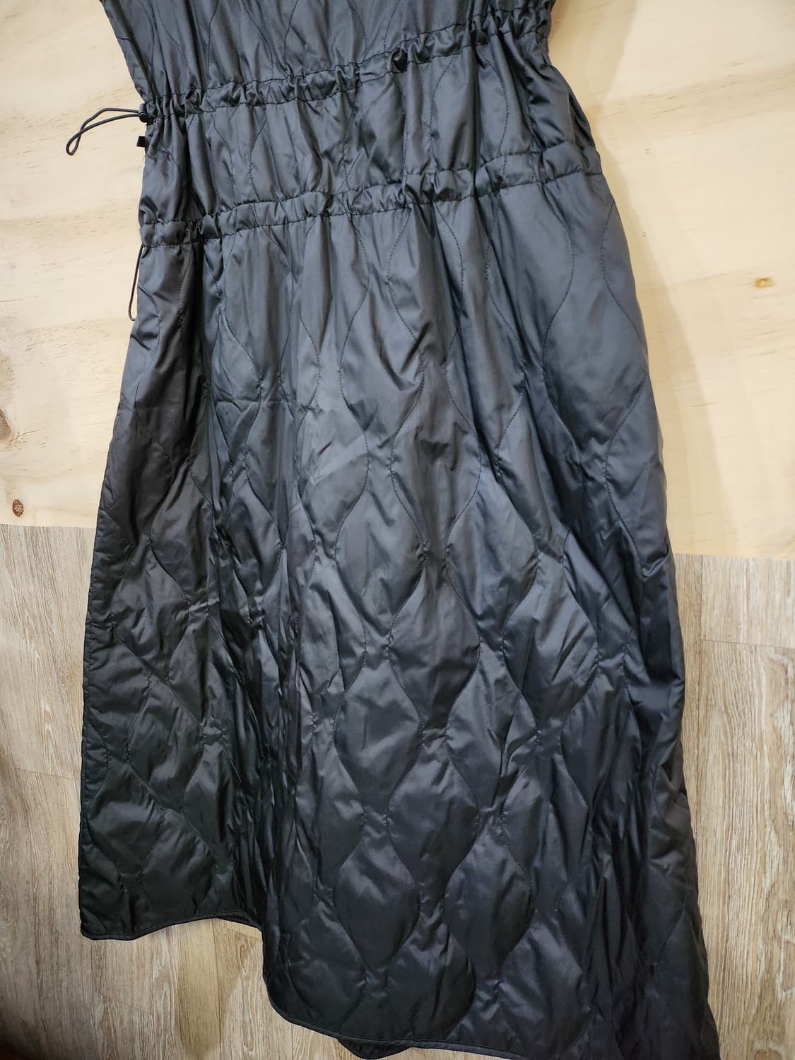 588) 더엣지 구스 퀼팅 민소매 롱 원피스 상품이미지4