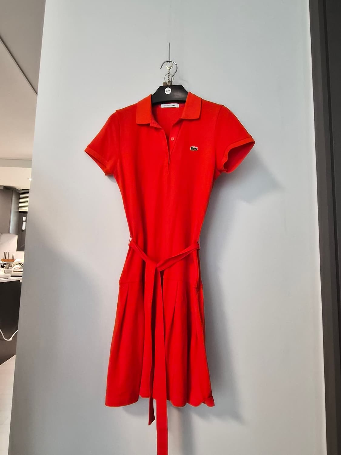 [LACOSTE] 라코스테 여성 슬림핏 피케 반팔 원피스 (레드/34사이 상품이미지2