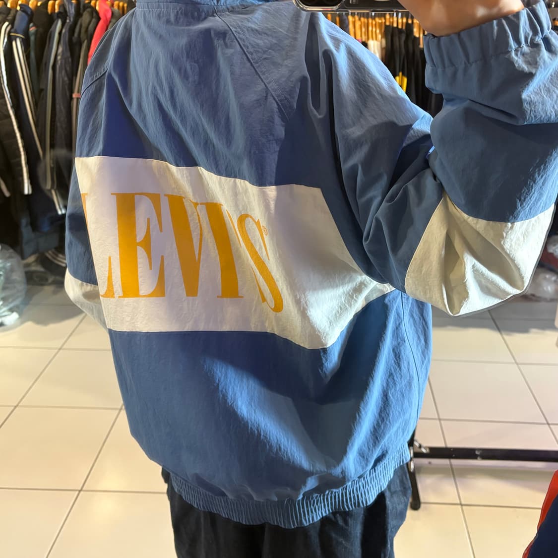 리바이스 올드스쿨 백 빅로고 바람막이 상품이미지2