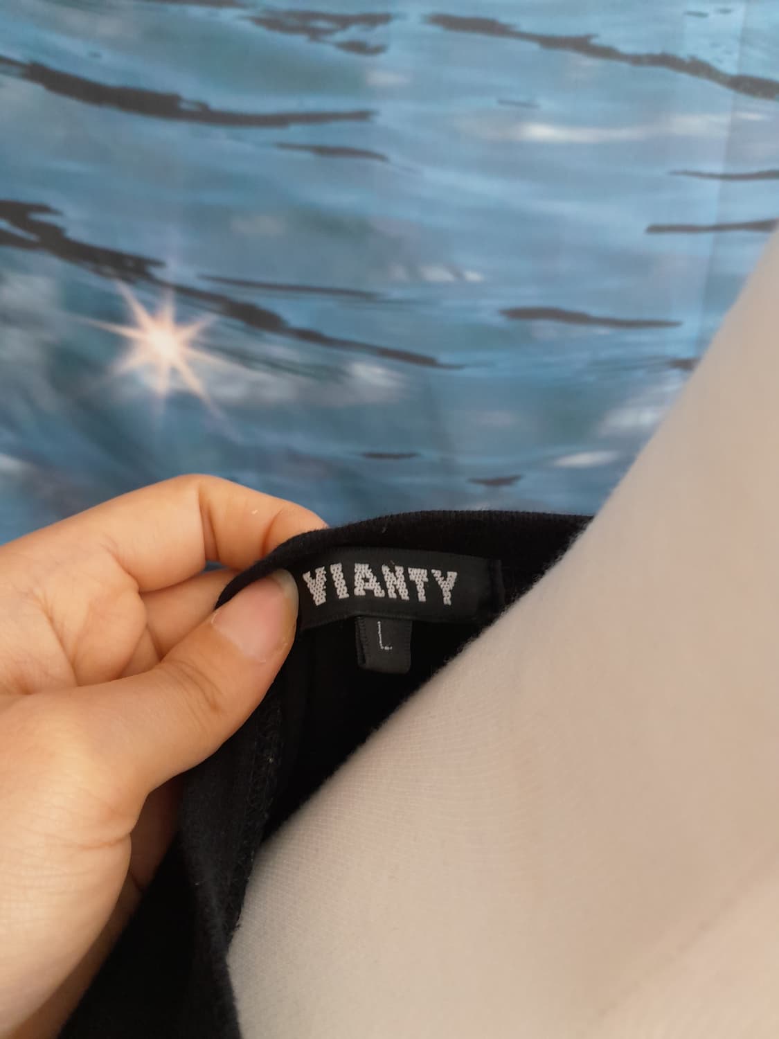 와투케 레터링 브이넥 반팔티셔츠 상품이미지5