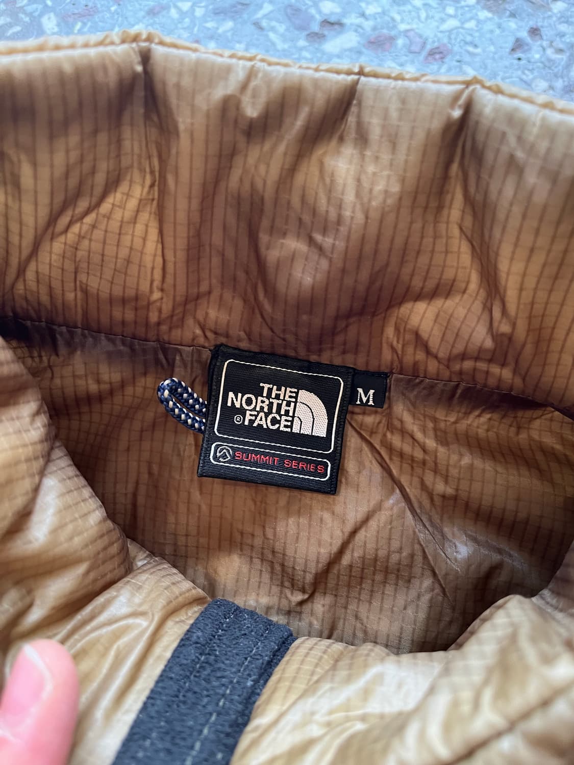 노스페이스 센터로고 브라운 경량패딩  상품이미지6