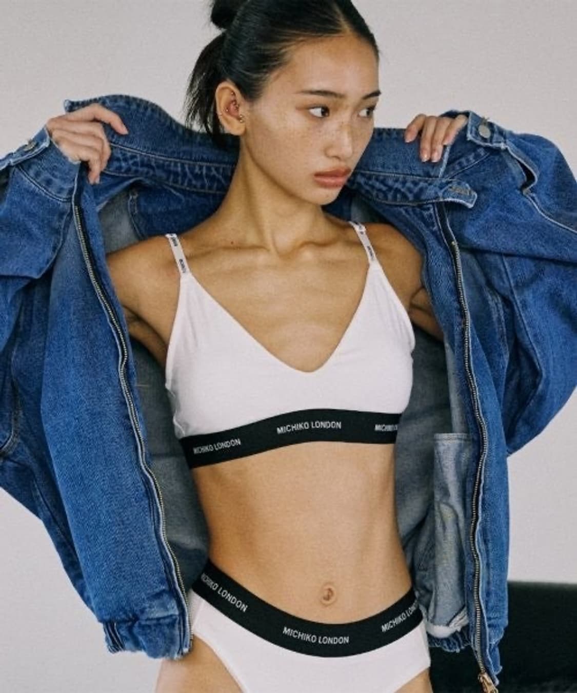 (새상품) 미치코런던 베이직로고 브라탑 S,M,L 상품이미지2