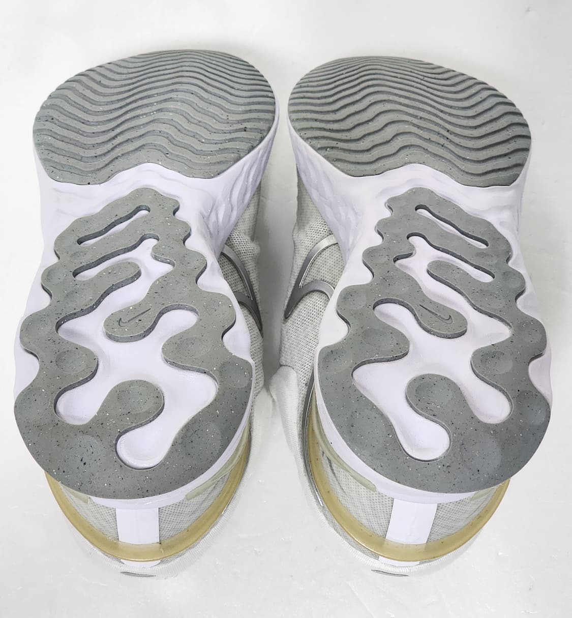 나이키 리액트 마일러 3 흰색 235mm 상품이미지6