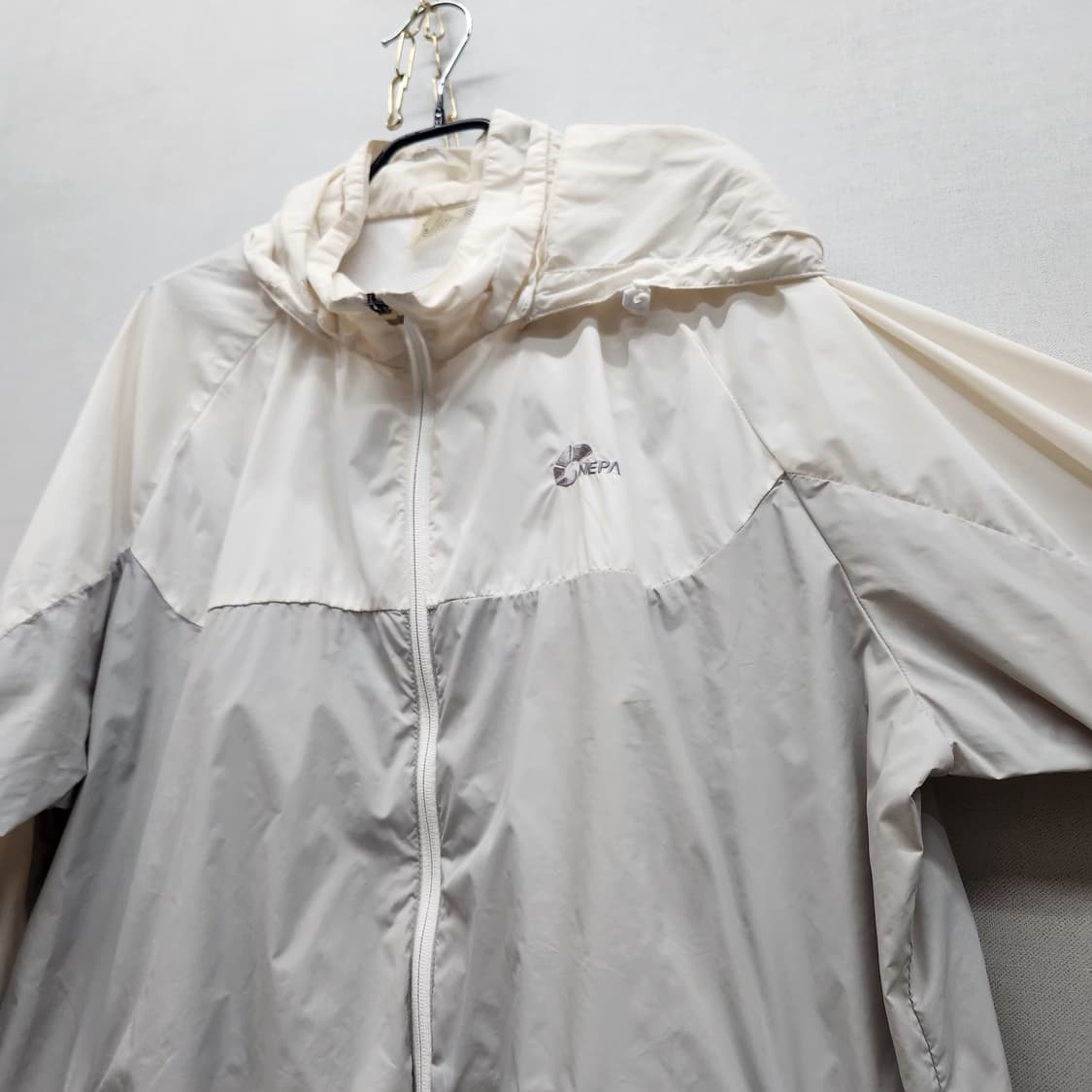 네파 로고자수 나일론 스트링 후드 바람막이 115(2XL) 상품이미지3