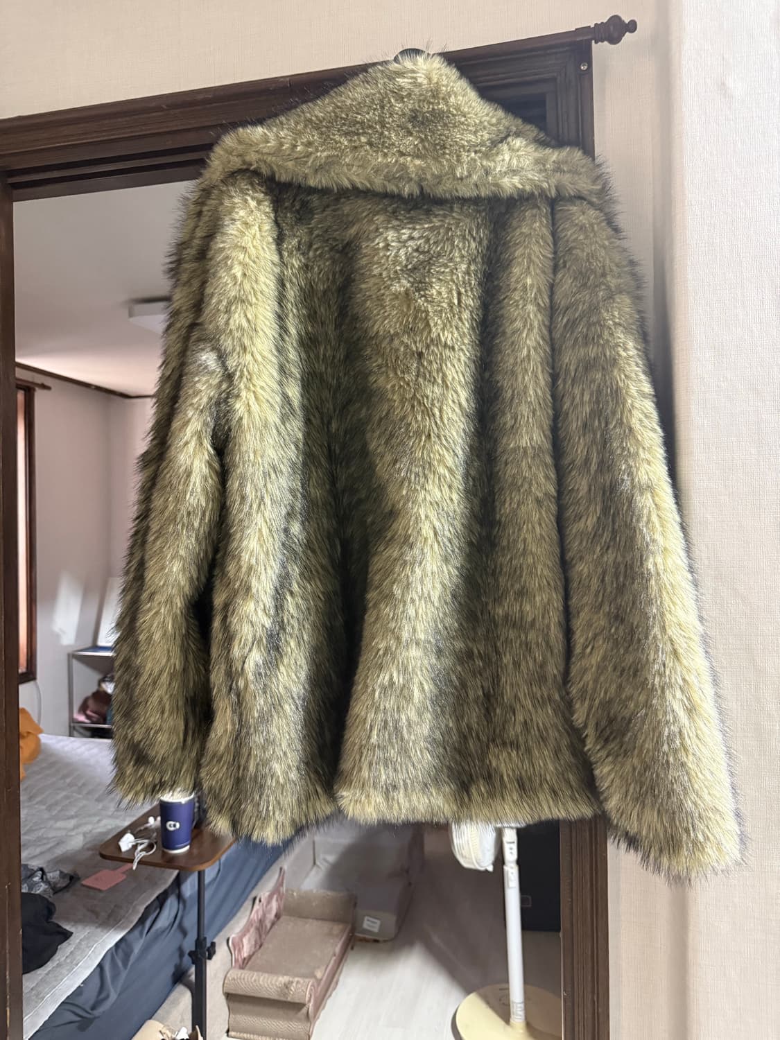 파르티멘토우먼 와이드카라 헤어리 퍼코트 믹스베이지 상품이미지4