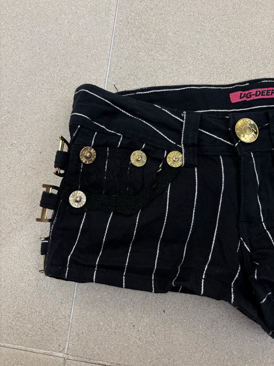 디그딥 스트라이프 버클 숏팬츠 상품이미지2