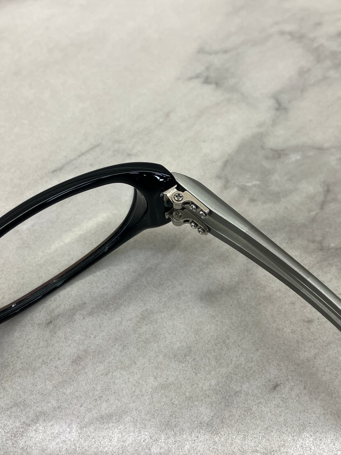 티에리 뮈글러 Thierry Mugler 블랙 실버렉 오벌 뿔테 안경 상품이미지3