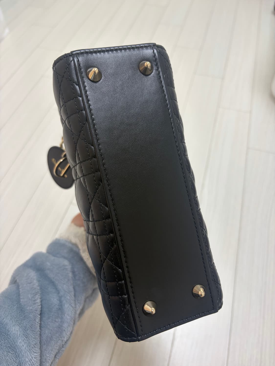 디올 레이디백 스몰 블랙 상품이미지3