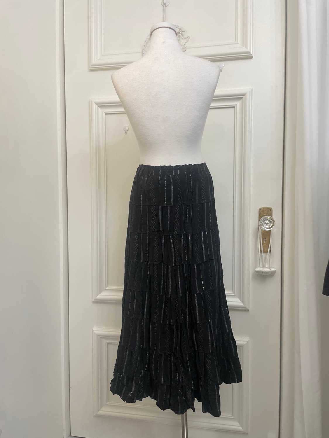 black silver line pleats long banding sk 상품이미지3