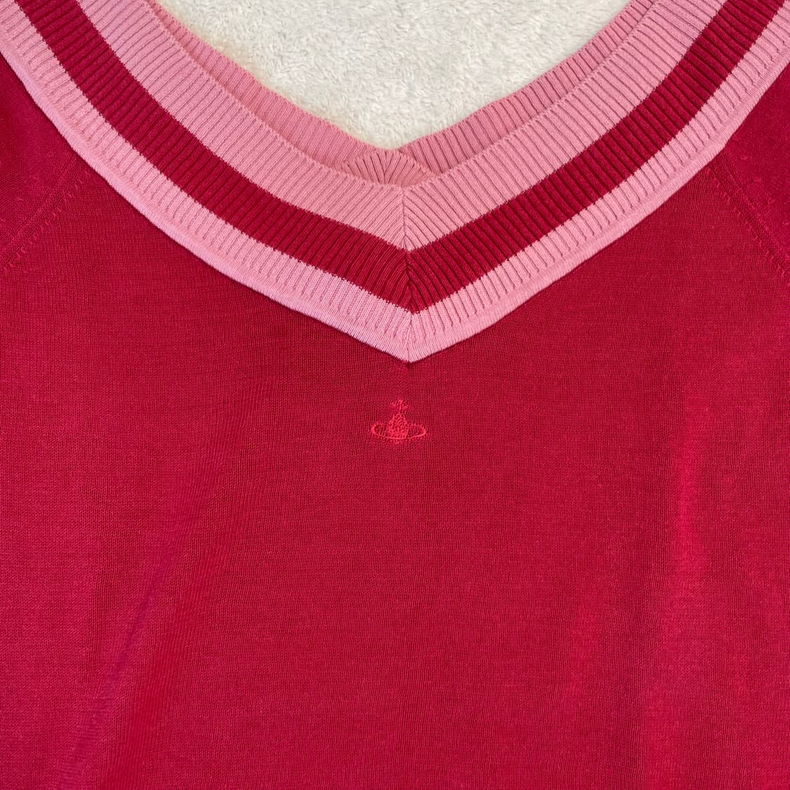 비비안웨스트우드 브이넥 오프숄더 숏 슬리브 니트 상품이미지5