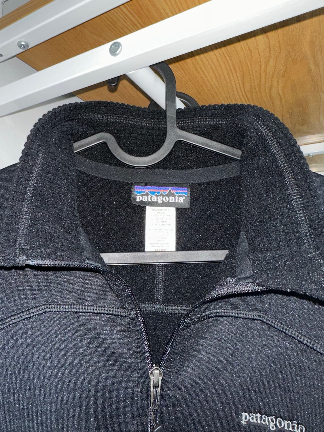 파타고니아 R1 자켓 블랙  상품이미지5