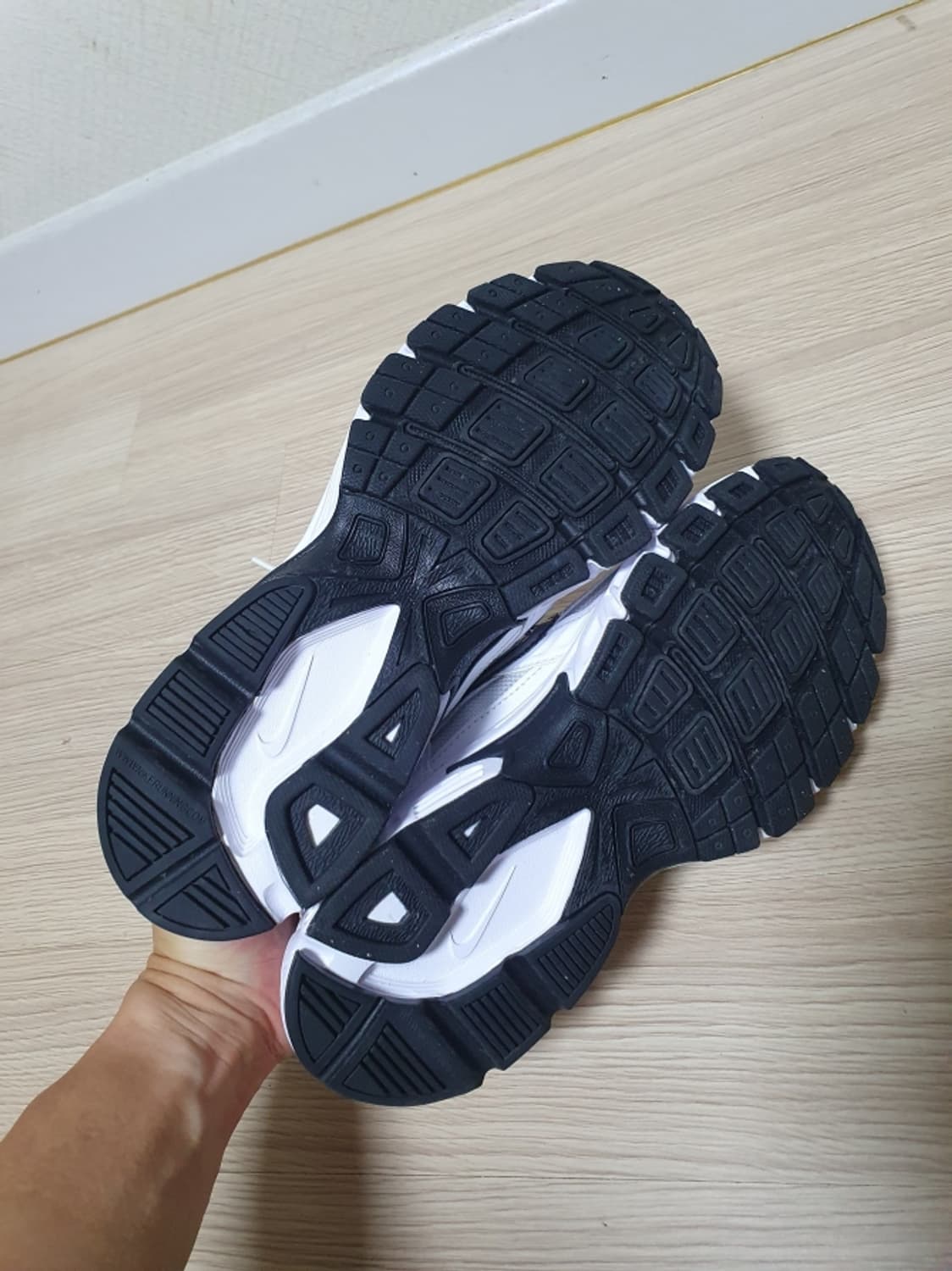 나이키 이니시에이터 운동화 240 상품이미지6