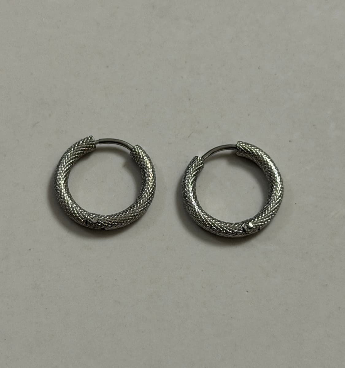 스네이크 패턴 써지컬 스틸 링 귀걸이 상품이미지1