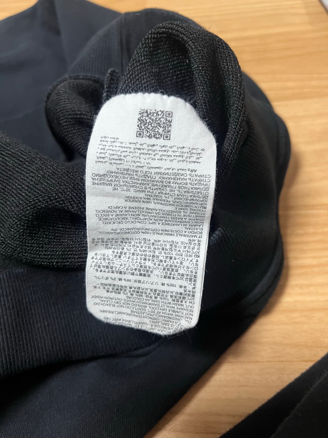 아미 블랙 맨투맨 상품이미지3