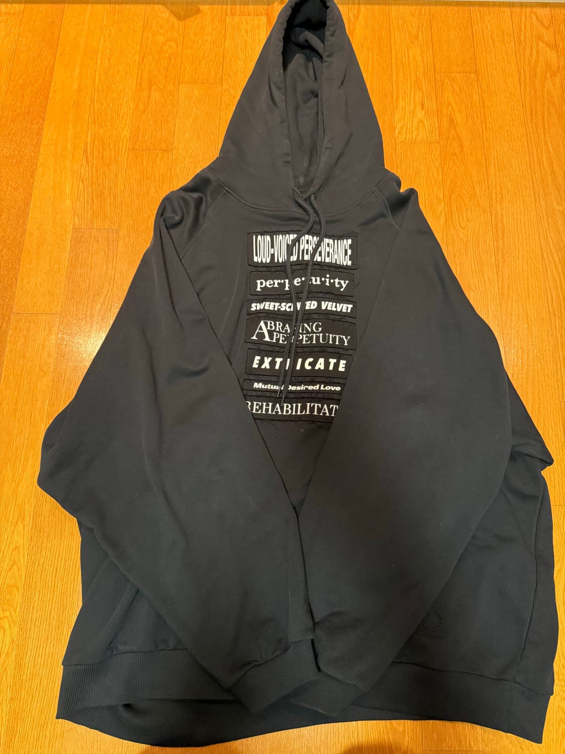 Raf Simons X Fred Perry 슬로건 패치 후디 상품이미지1