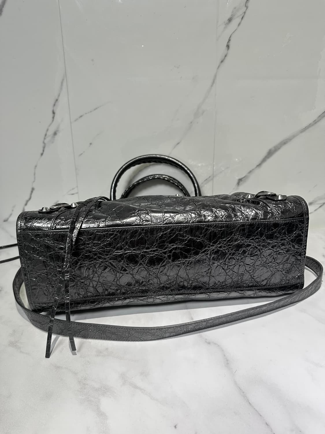 [새상품급 정품] 발렌시아가 르 시티 모터백 미디움 실버 상품이미지6