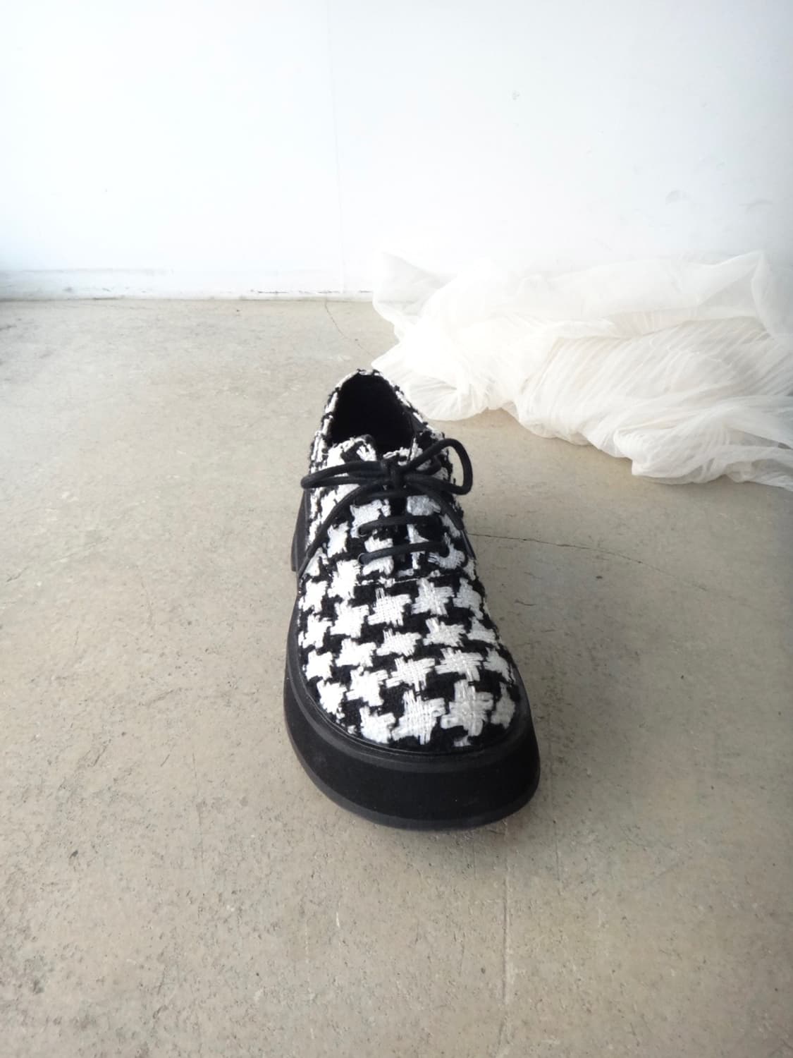 CHARLES & KEITH hound tweed round shoes 상품이미지2