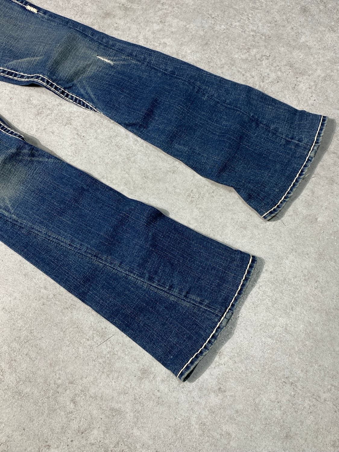 [25] True Religion 트루릴리전 로우라이즈 부츠컷 데님팬츠 상품이미지4