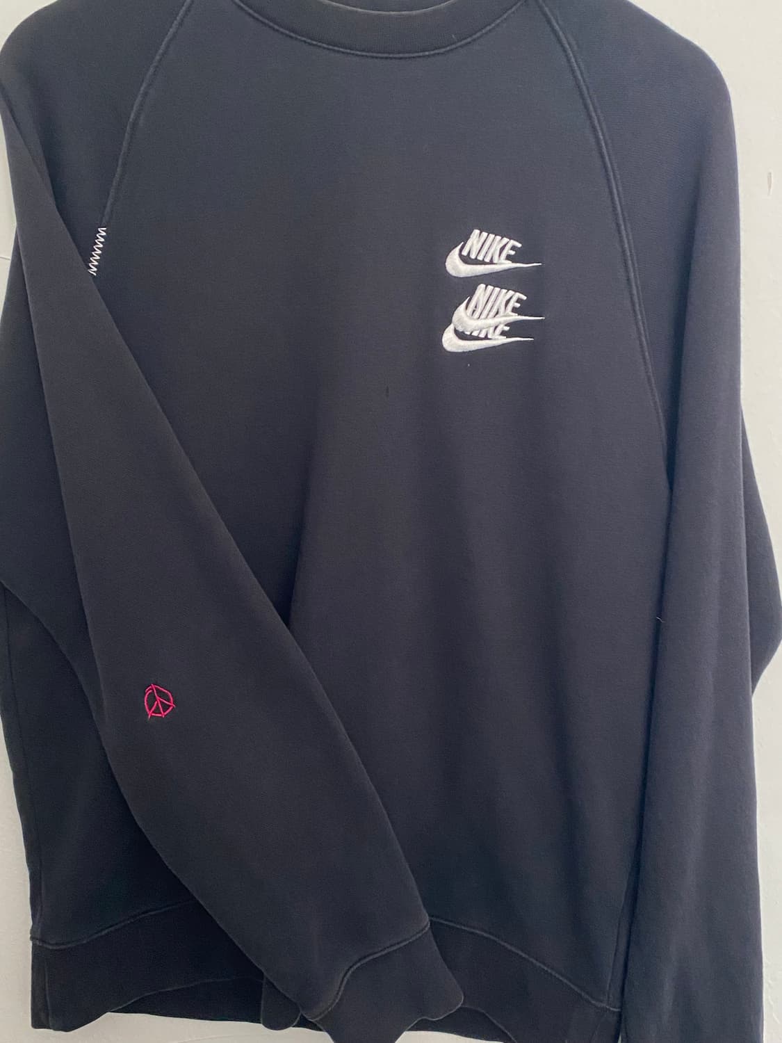 나이키 NSW 월드투어 프렌치 테리 크루넥 스웨트셔츠 블랙 상품이미지1