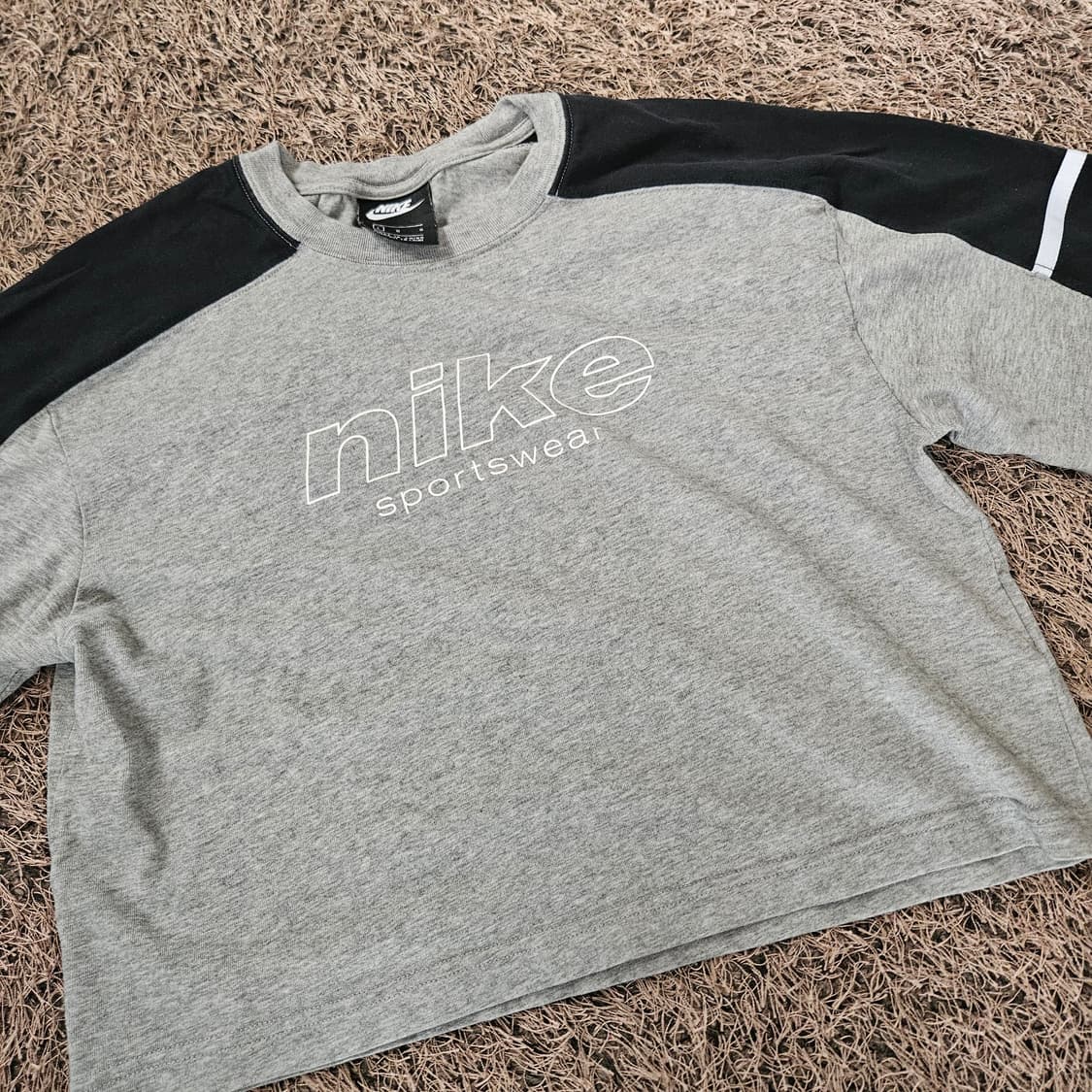 나이키(Nike) Nsw 센터 로고 라글란 배색 크롭 반팔티셔츠 상품이미지7