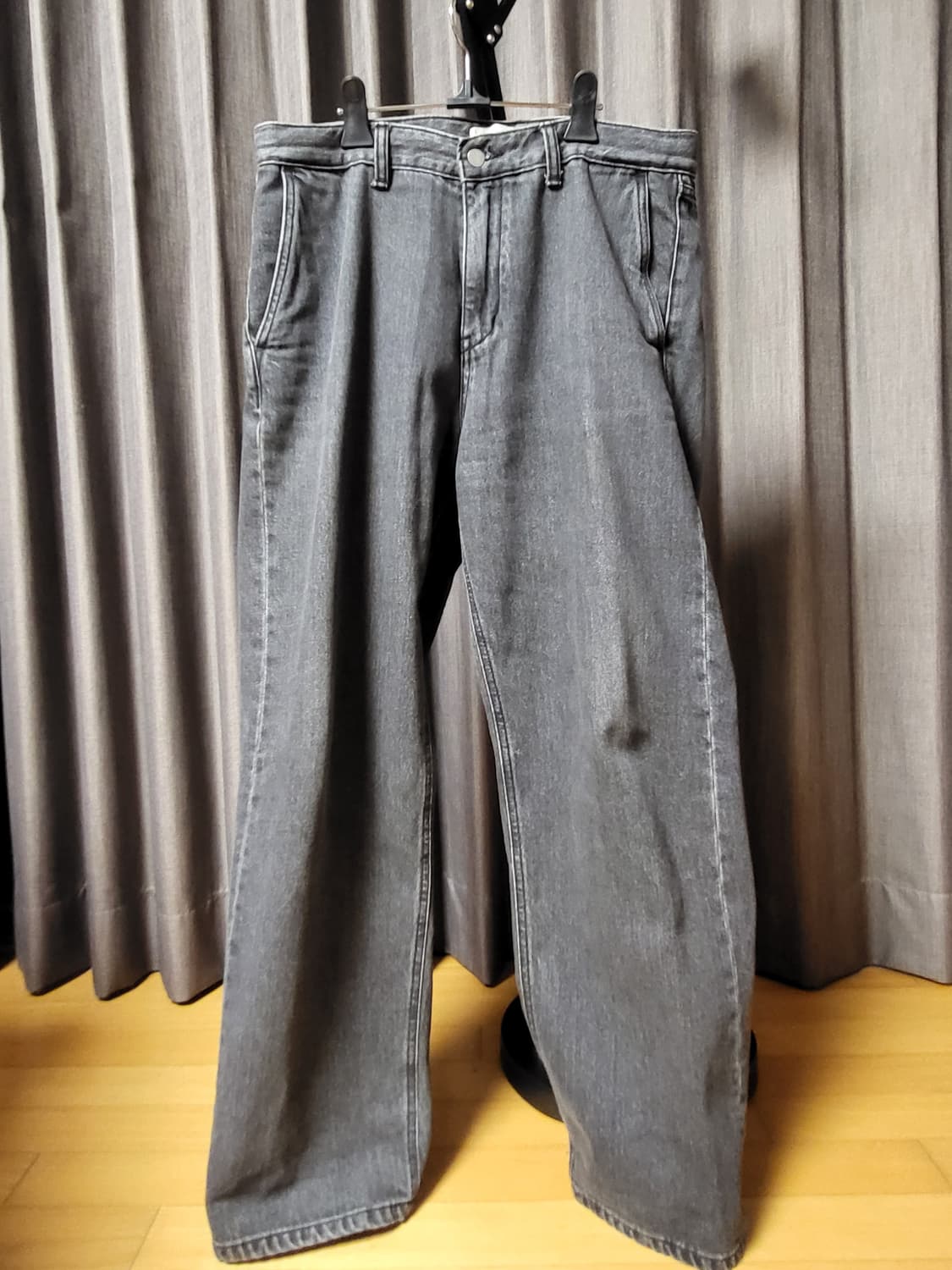 아워셀브스 데님입니다.
블루스맨에서 샀습니다. 상품이미지1