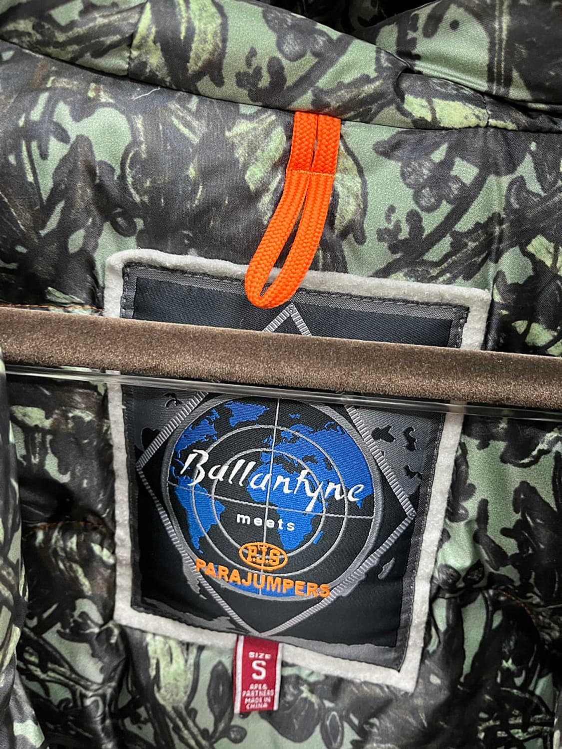 95-100) 파라점퍼스 x 발렌타인 에딘버러 다운파카  상품이미지5