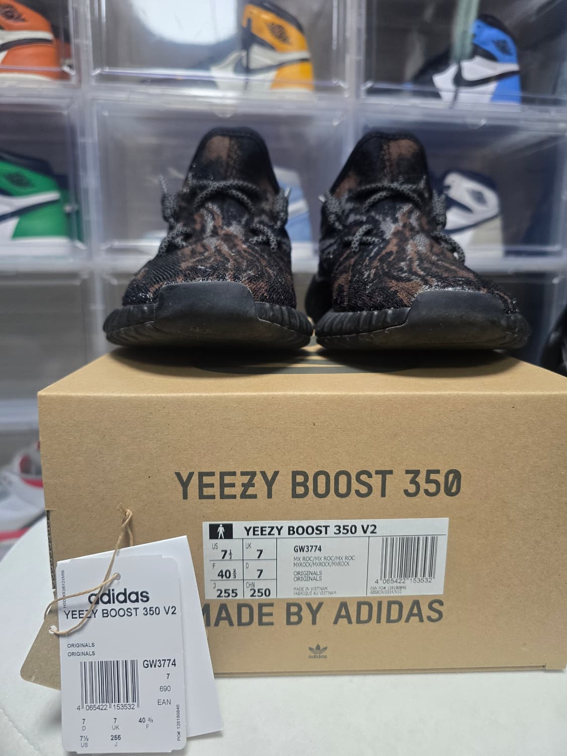 아디다스 이지부스트 350 V2 믹스 락 상품이미지1