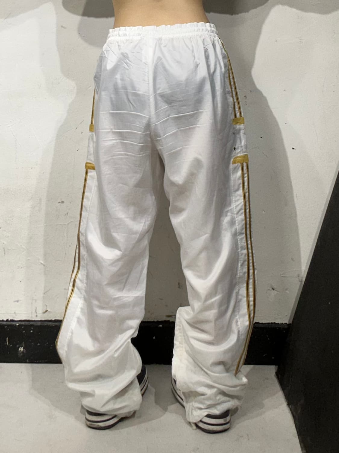 아디다스 화이트 골드 삼선 와이드 추리닝 바지 트레이닝 트랙 팬츠 L 상품이미지3