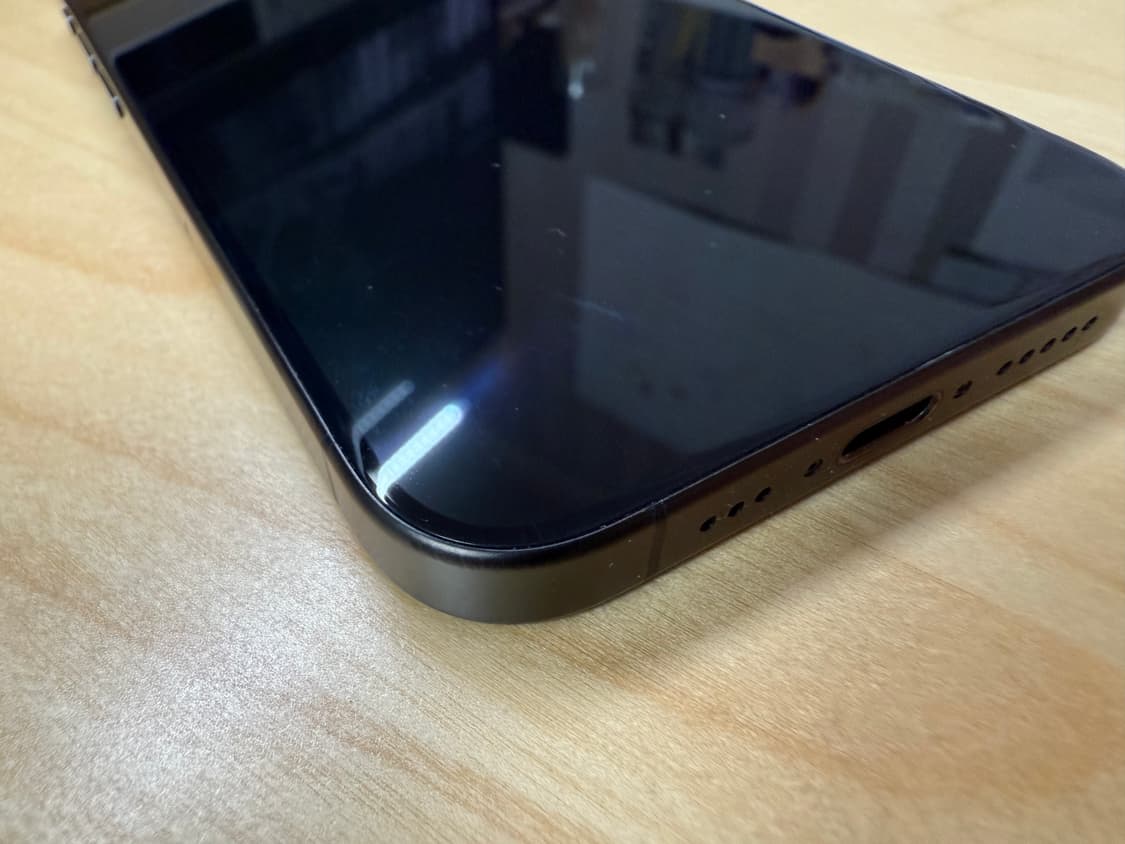 아이폰 15 pro 블랙 티타늄 256GB 상품이미지4