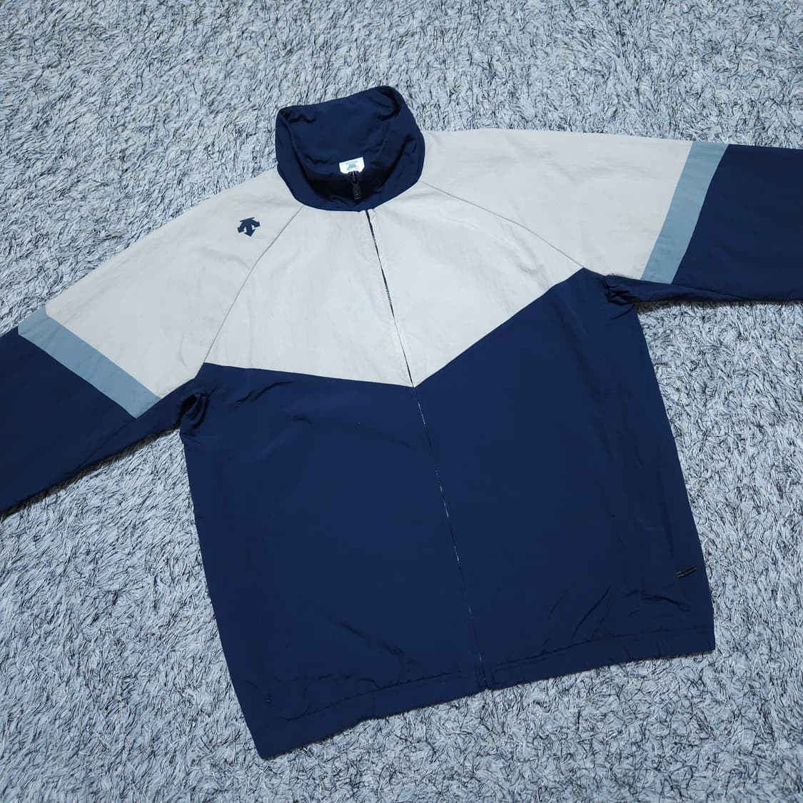 데상트) S 여자 오버핏 우븐 바람막이자켓 올드스쿨 / 왕눈이샵 상품이미지2