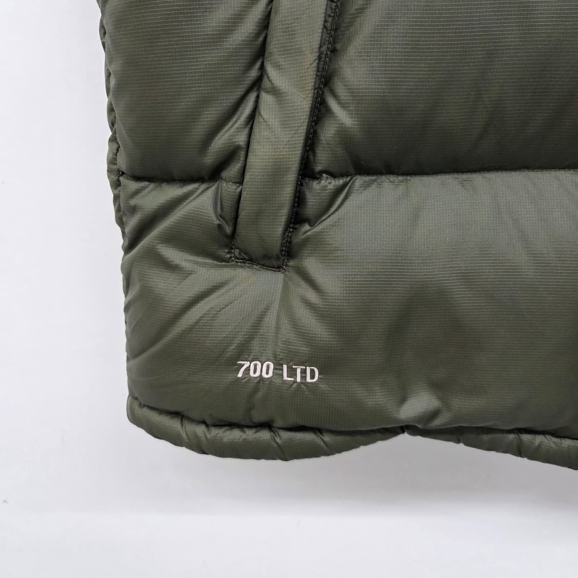노스페이스 700 LTD 패딩 조끼 카키 XL 상품이미지4