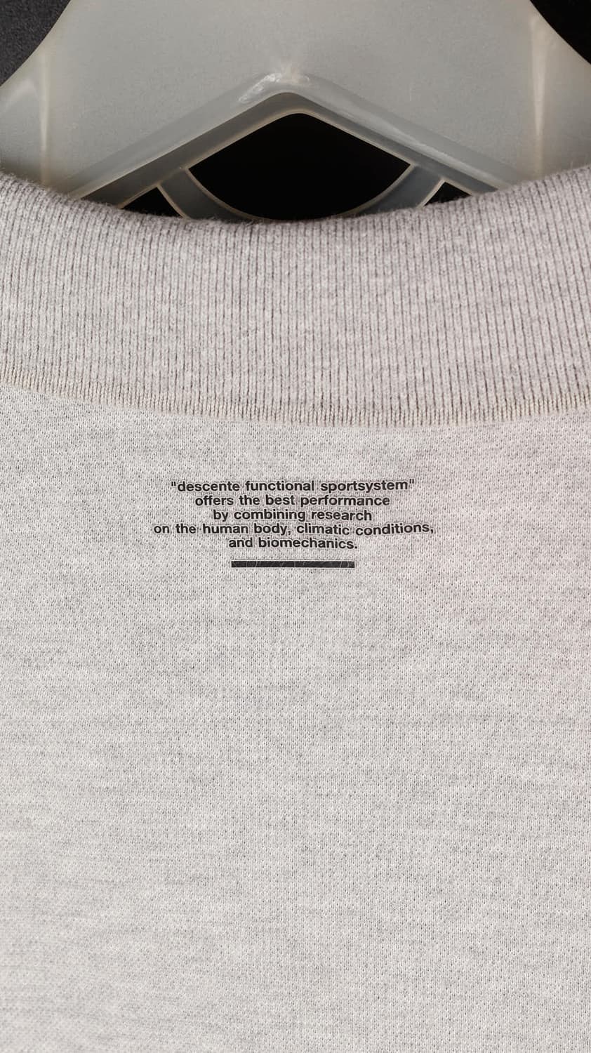 데상트 회색 카라티 상품이미지10