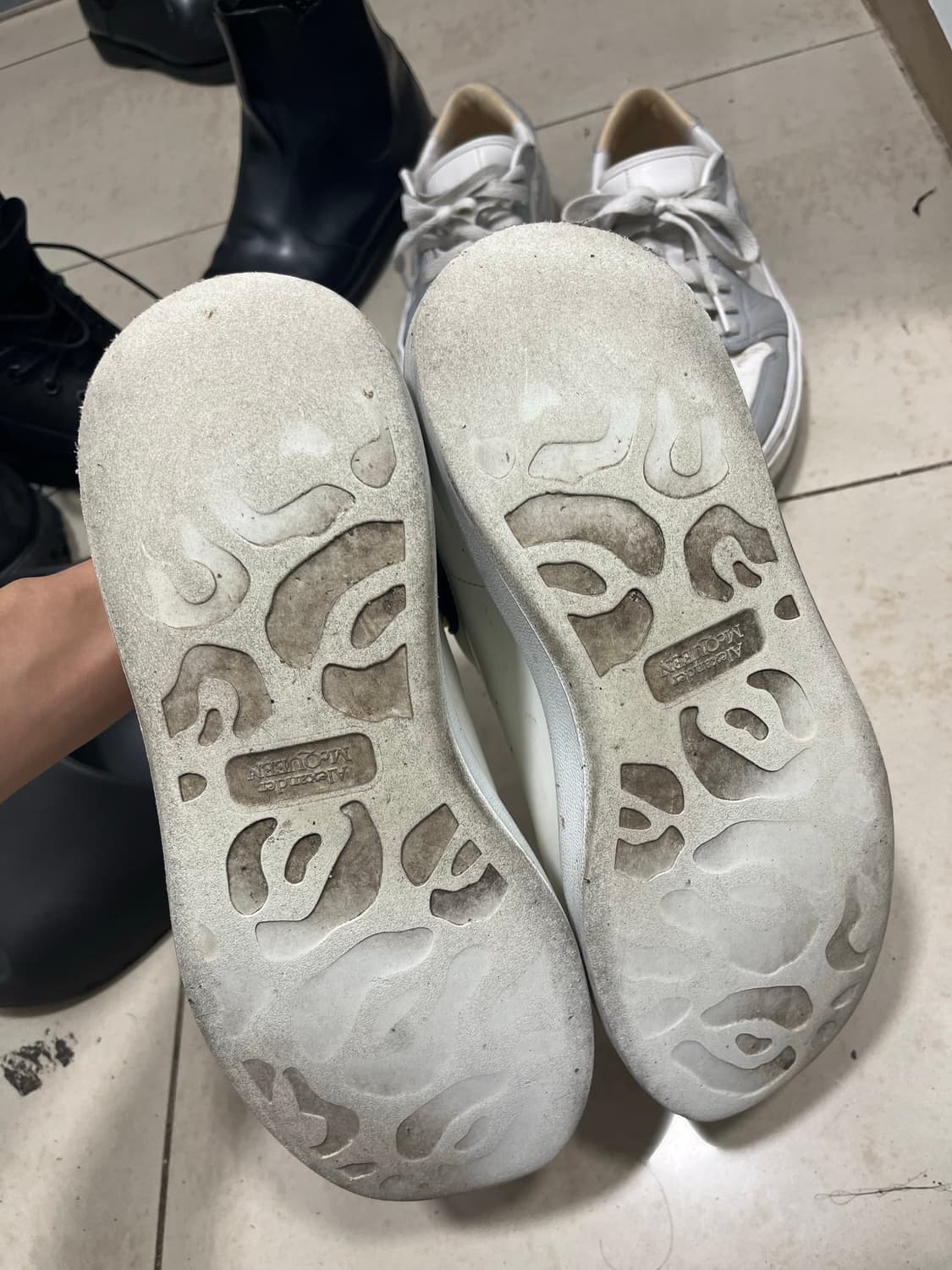 알렉산더 맥퀸 오버솔 42 상품이미지4