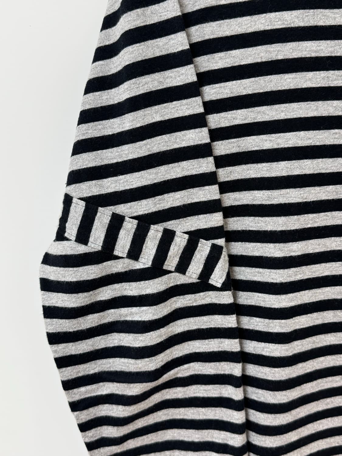 꼼데가르송 블랙 스트라이프 티 상품이미지2