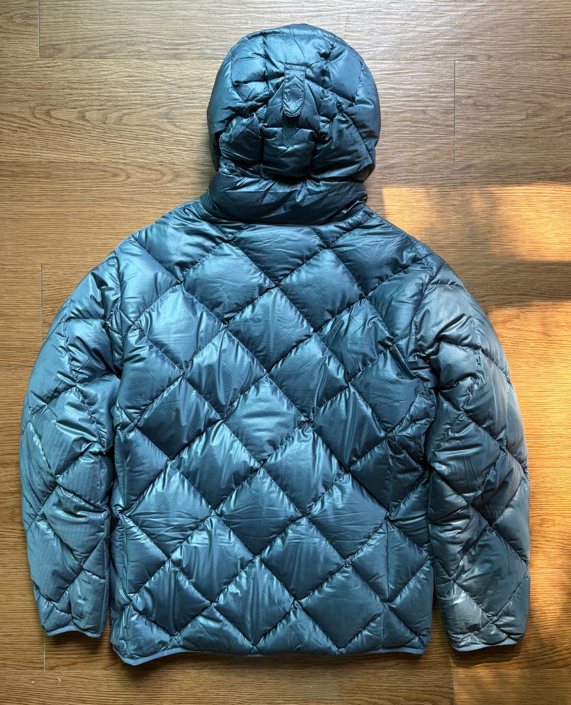 몽벨 다이아몬드 퀼팅 경량패딩 상품이미지4