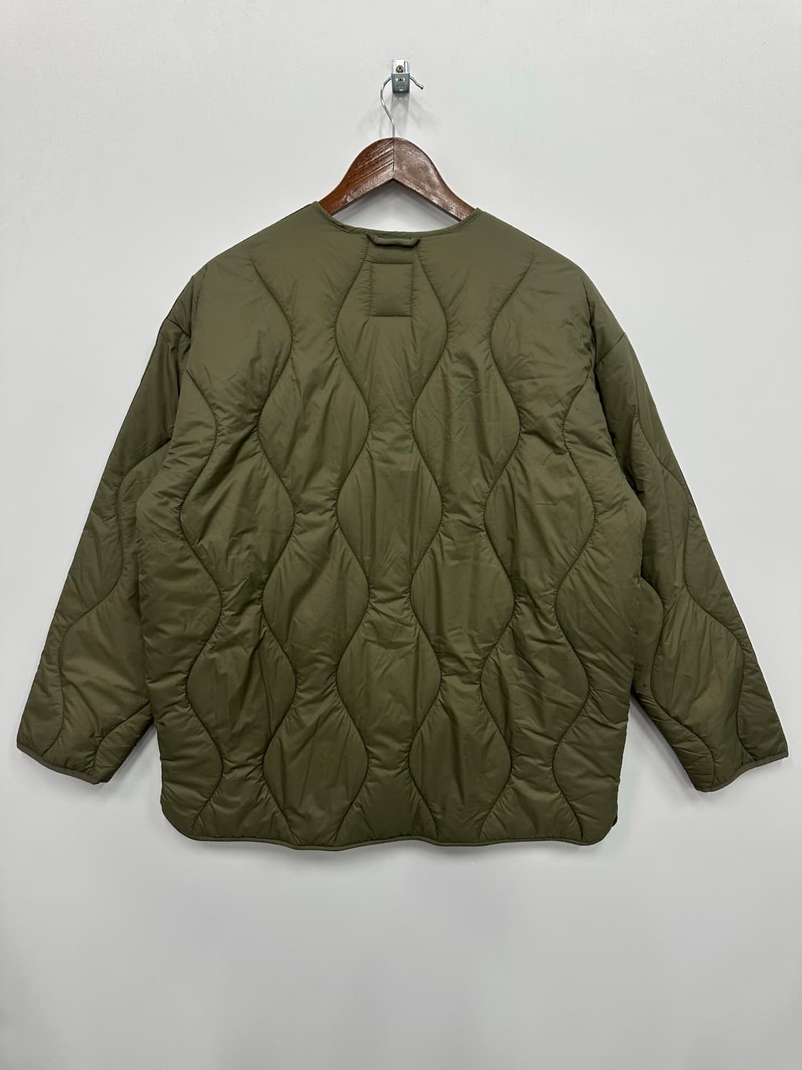 아디다스 카키 퀄팅 패딩 상품이미지3