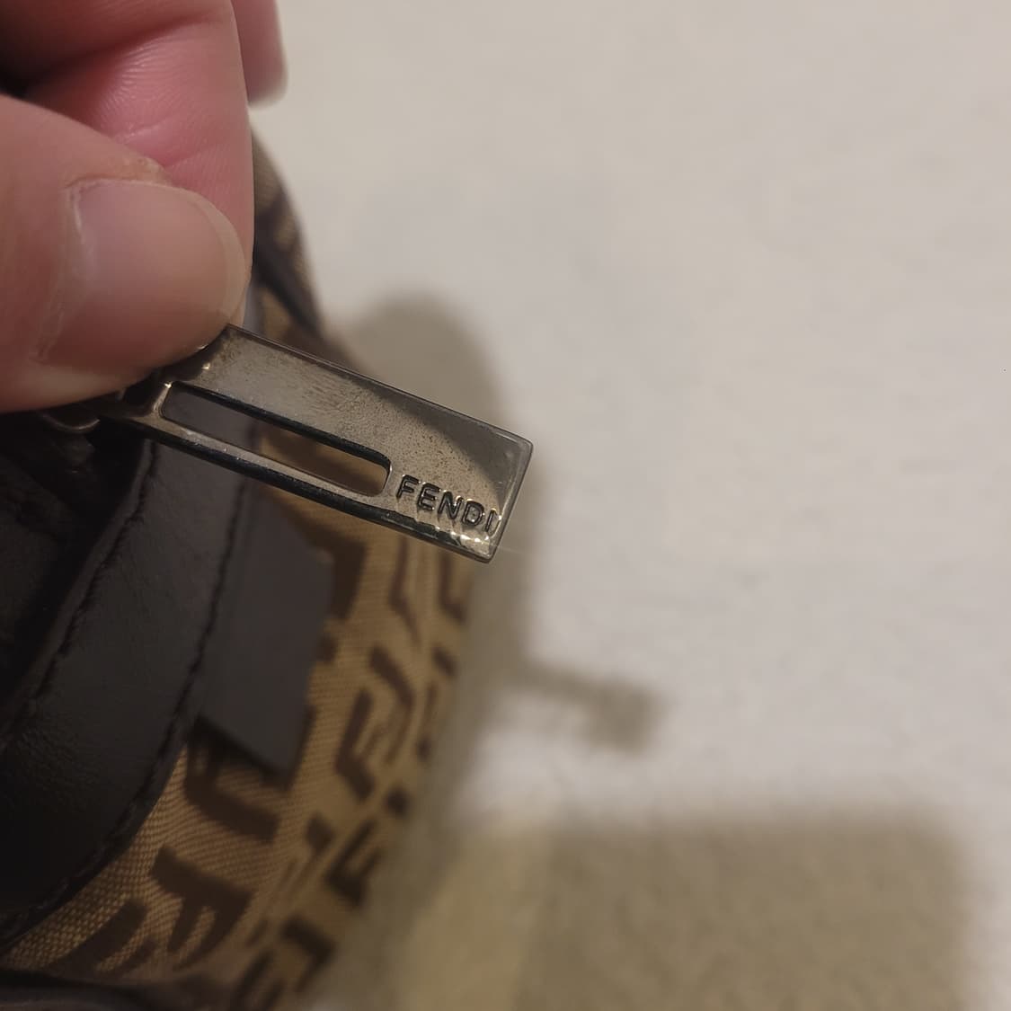 펜디 주카 캔버스 토트백 상품이미지6