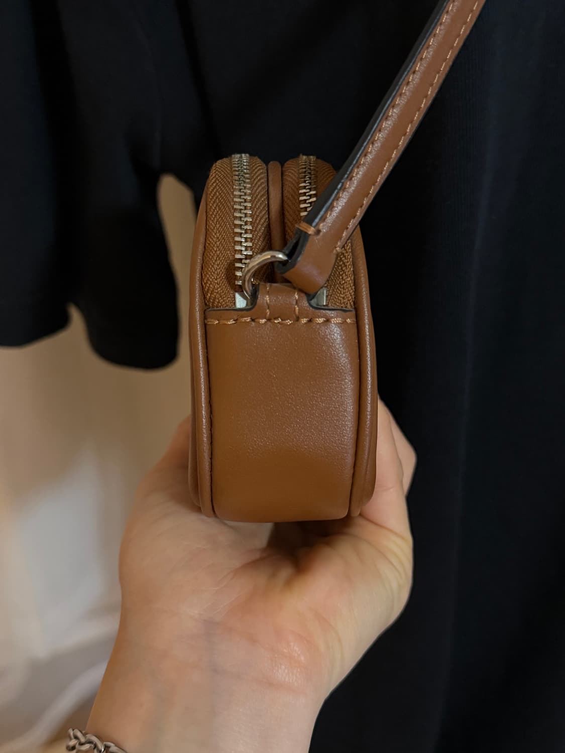 코치 미니 크로스백 x 스누피 콜라보  상품이미지4