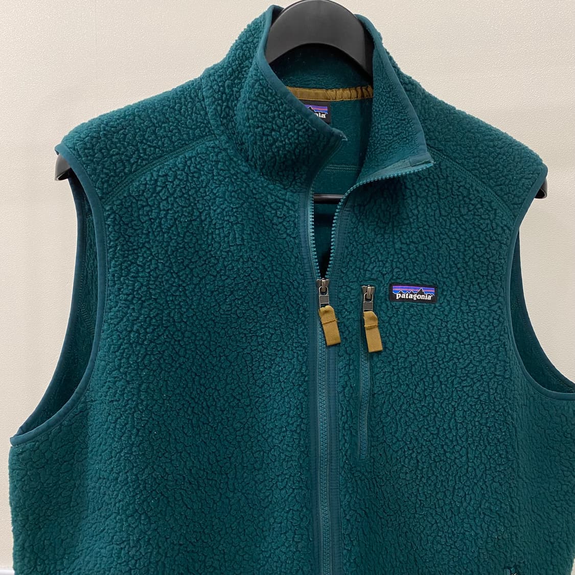 파타고니아 레트로 파일 플리스 베스트 다크 보레알리스 그린 상품이미지3