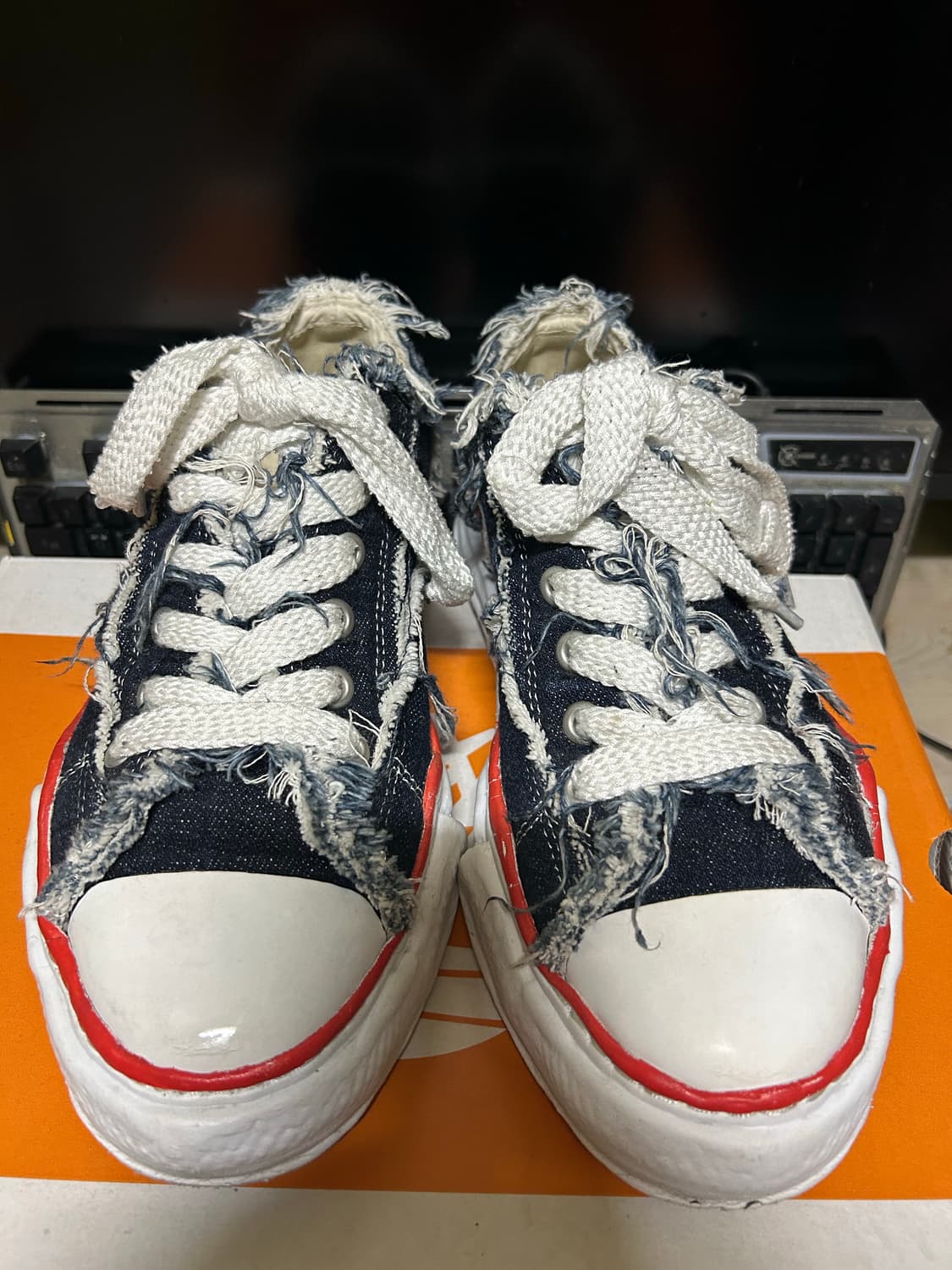 42 미하라 야스히로 X 나이젤 카본 데님 로우  상품이미지1