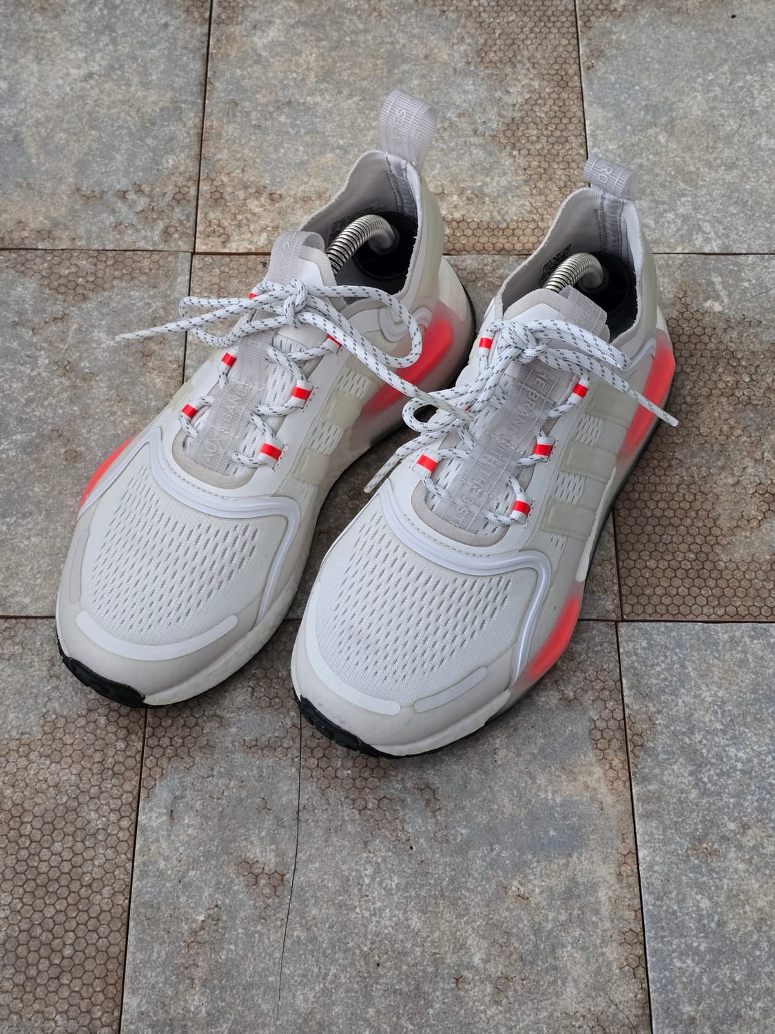 (240)아디다스 nmd v3 클라우드 화이트 상품이미지1