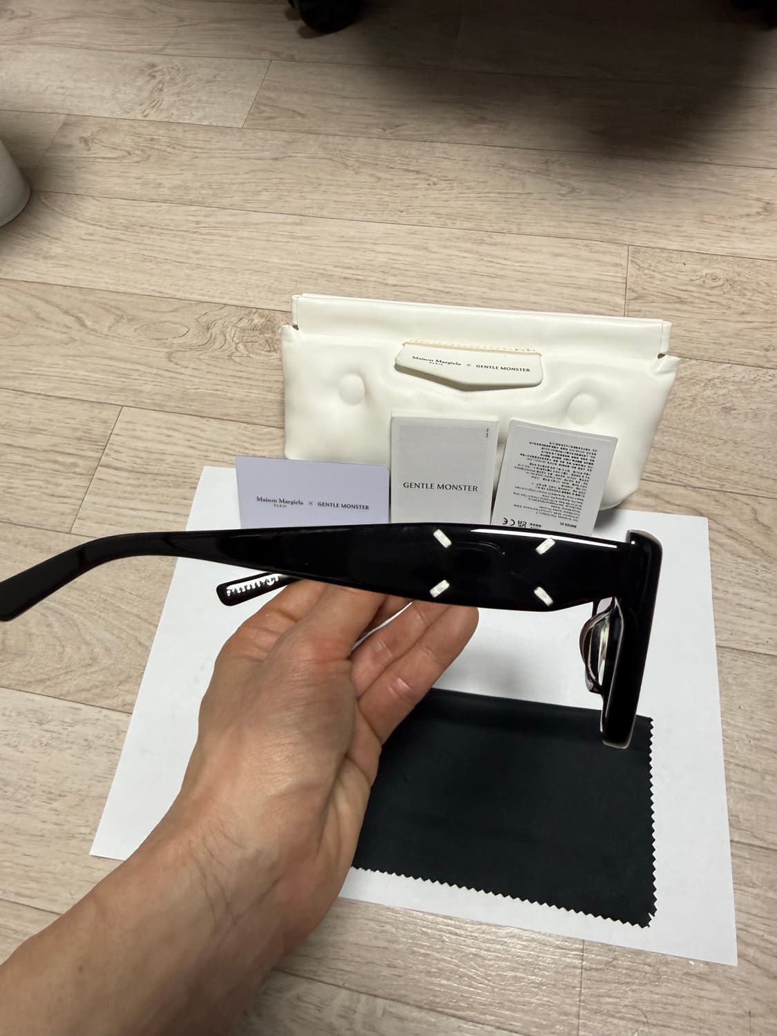 젠틀몬스터 마르지엘라 mm109 팝니다. 상품이미지3