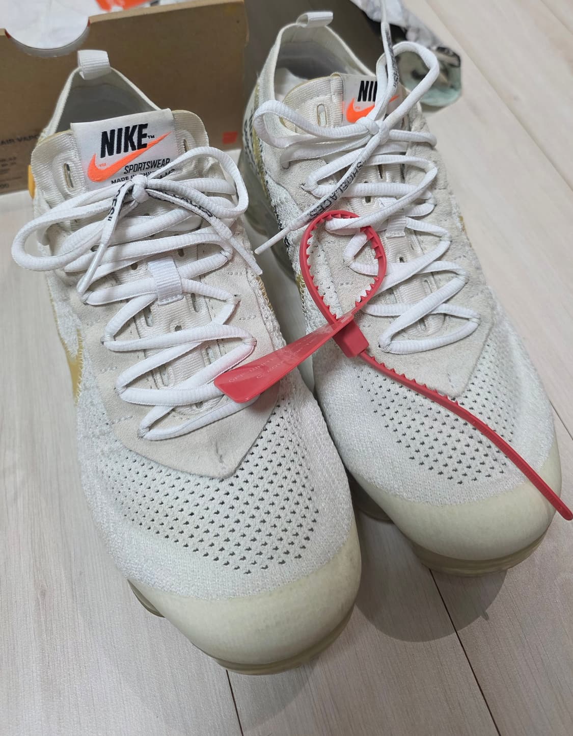 나이키x오프화이트 에어 베이퍼맥스 V2 화이트 [275] 상품이미지2