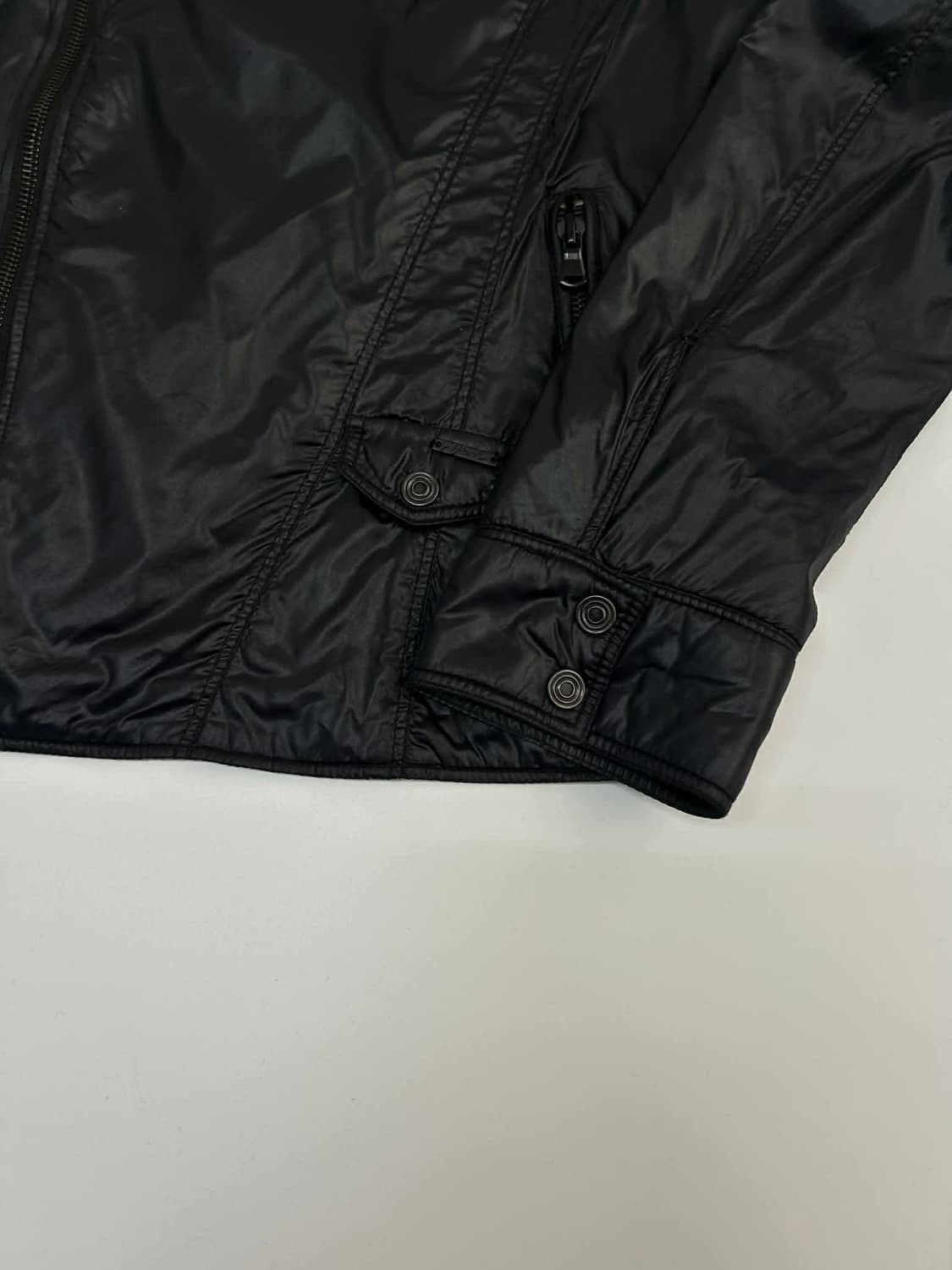 [S] 디젤 비대칭 스터드 나일론 경량 패딩 자켓 상품이미지7